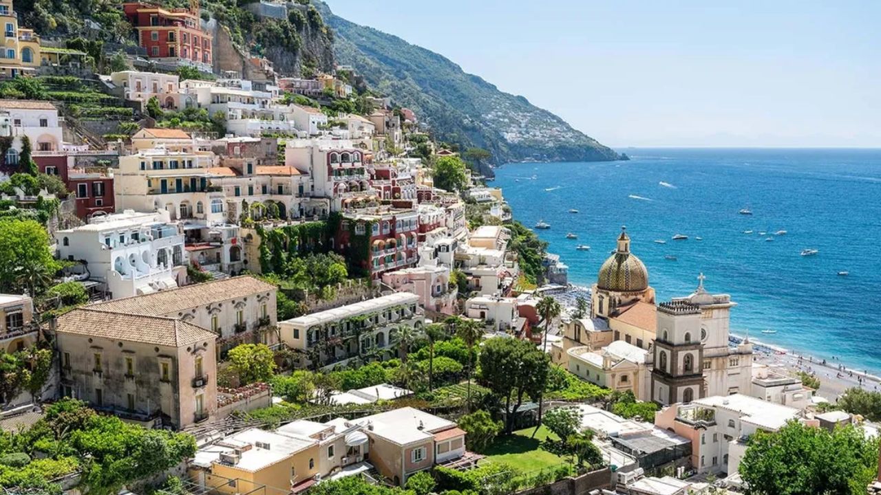 What Are the Highlights of Positano Boat Tours from the Local Port?